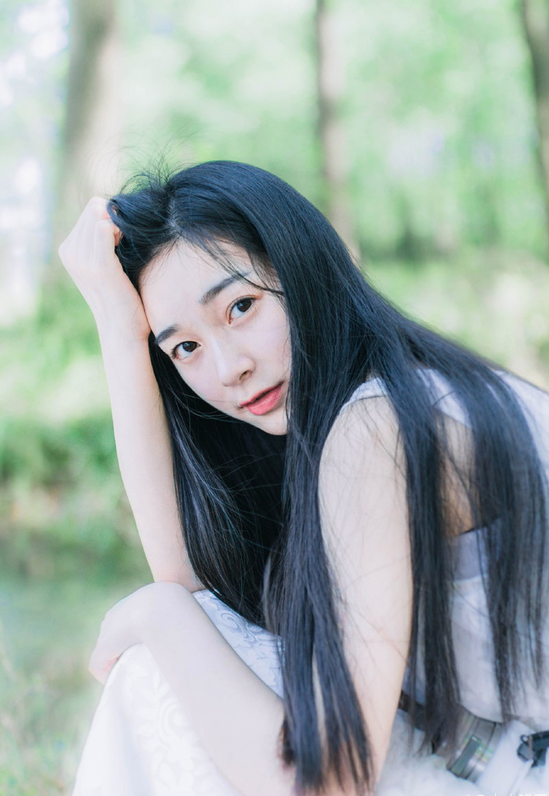 人生是一条没有回程的单行线，每个人都用自己的所有时光前行。